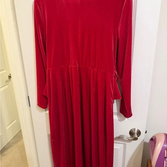 Eloquii maxi v neck hot pink velvet dress. Size 20. - Picture 2 of 7